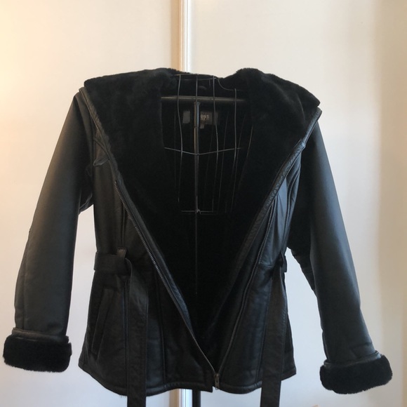 New Wilson Black Heavy Leather & faux Fur Hooded Jacket. Size Small - Picture 5 of 6